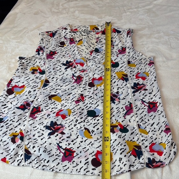 Women's HALOGEN from Nordys Sleeveless Patterned Top w/Pop of Color - Size M - Picture 7 of 9